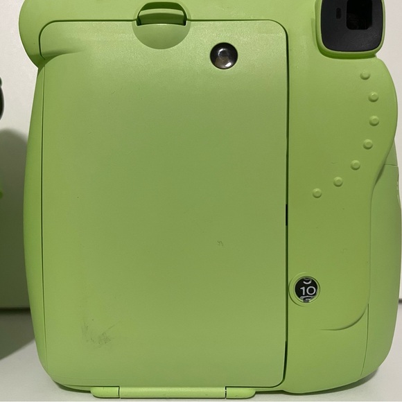 Green Fujifilm Instax mini 9 Camera with Case and Accessories - Picture 3 of 7